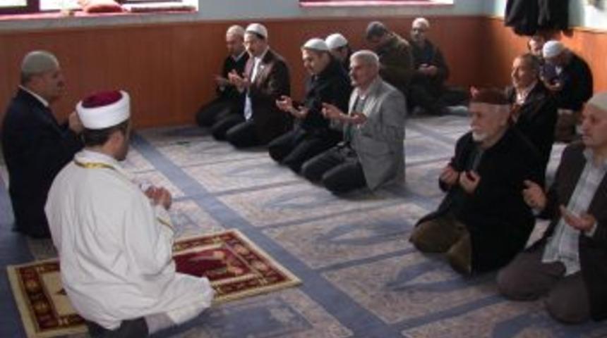 Uludere'de ve Van depreminde vefat edenler i&ccedil;in 408 hatim okundu