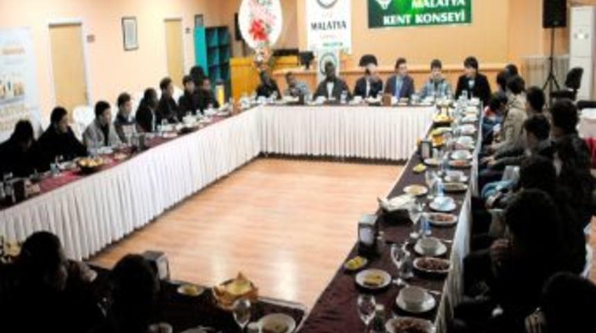 Malatya Kent Konseyi, kentteki yabancı uyruklu &ouml;ğrencileri ağırladı