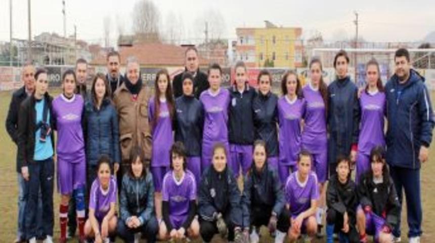 Orduspor'da Başkan T&uuml;rkmen&rsquo;den, Bayan Futbol Takımı'na tam destek
