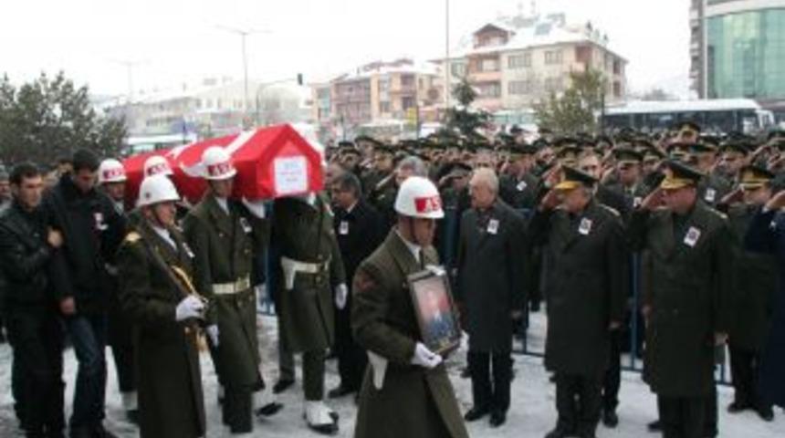 Şehit Teğmen Sağır, g&ouml;zyaşlarıyla uğurlandı