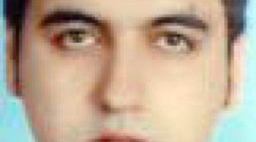 Bir saat arayla iki &uuml;niversite &ouml;ğrencisi tren altında kaldı