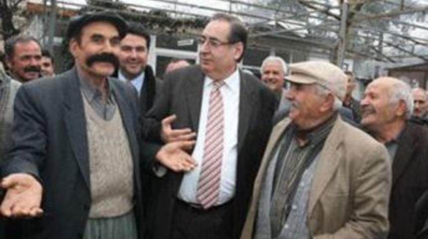 &Ouml;zcan, &ldquo;Asfaltsız k&ouml;y kalmayacak&rdquo;