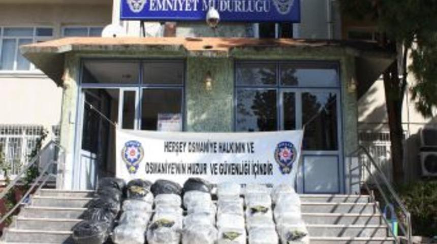 Polis yakaladı, mahalleli alkış tuttu