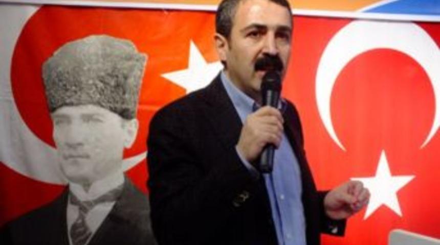 R&uuml;zgar eken Sarkozy fırtınayı da bi&ccedil;er