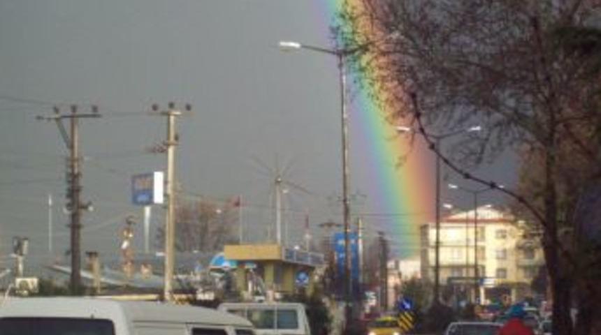 &Ccedil;anakkale&rsquo;de &ccedil;ift g&ouml;kkuşağı moral verdi