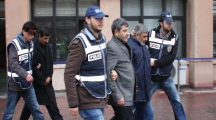 Arnavut kuryeler polisi ge&ccedil;emedi