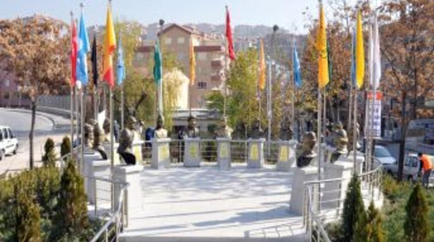 T&uuml;rk b&uuml;y&uuml;kleri Mamak'ta yaşatılıyor