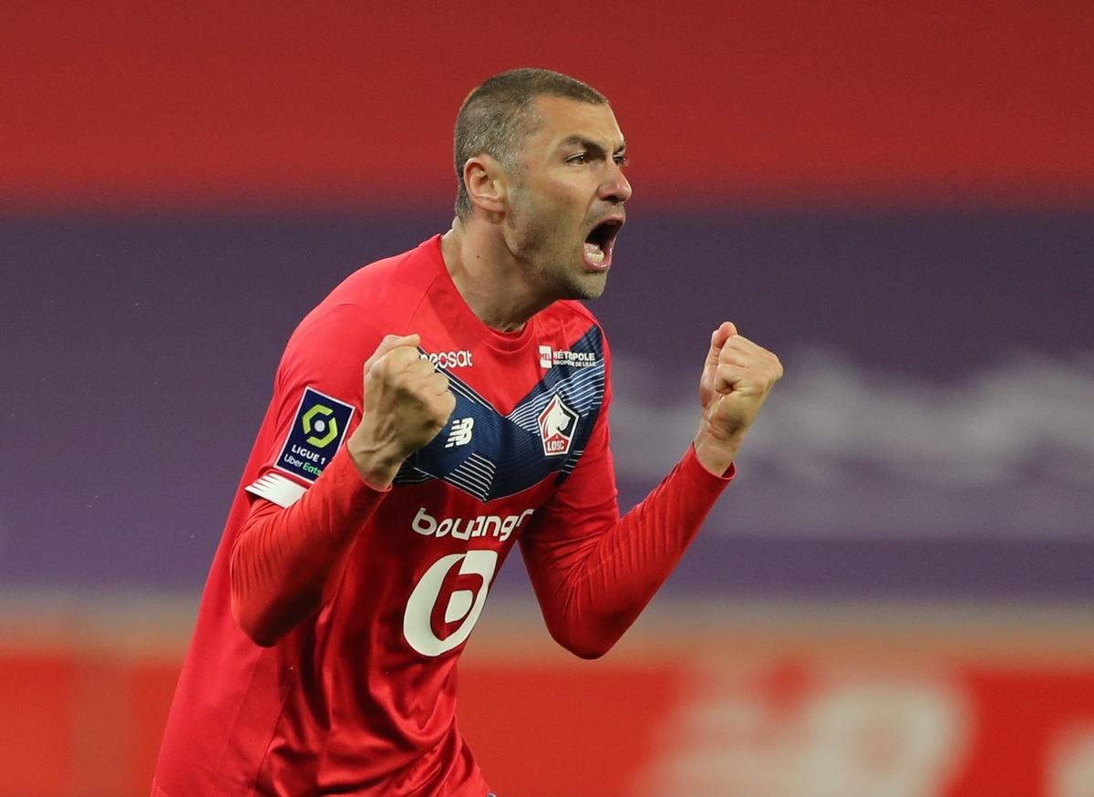 Burak Yılmaz ın Avrupa hayali ortaya &ccedil;ıktı! &Ccedil;alıştırmak istediği takımı a&ccedil;ıkladı 4