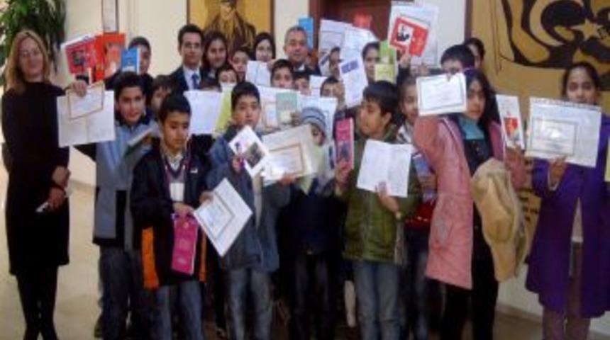 Kaymakam Turan, takdir alan &ouml;ğrencileri kabul etti