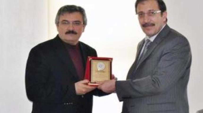 Erzurum Yazarlar Birliği'nden Bulutlar'a k&uuml;lt&uuml;rel hayata katkı plaketi