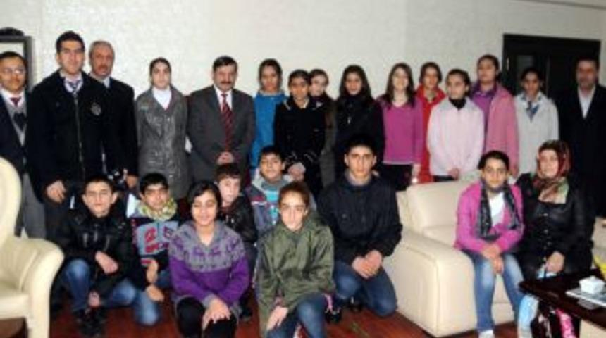 Kayapınar&rsquo;da geleceğin incilerine eğitim desteği