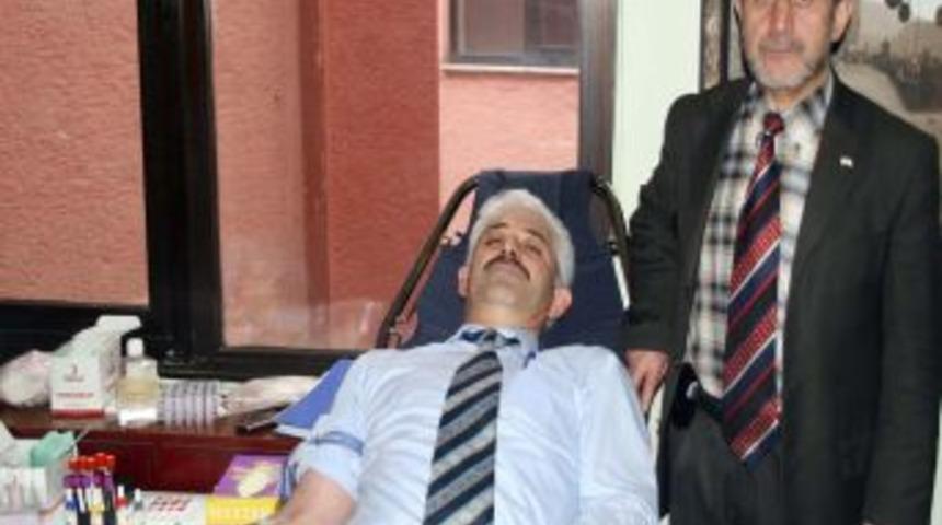 Yozgat İl &Ouml;zel İdaresi personeli Kızılay&rsquo;a kan bağışında bulundu