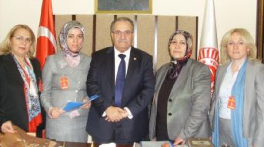 Usta &ouml;ğreticiler TBMM İdare Amiri Salim Uslu'yu ziyaret etti