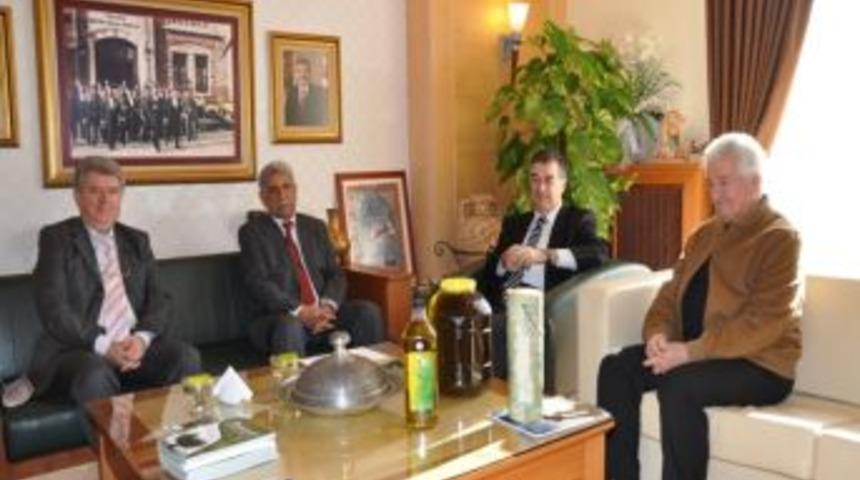 Zeytinciler Aydın Valisi Al'dan &ccedil;&ouml;z&uuml;m talep etti