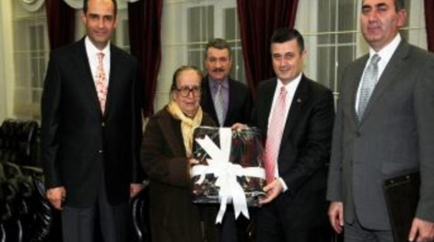 Edremitli hayırsever kardeşlerden eğitime arsa desteği