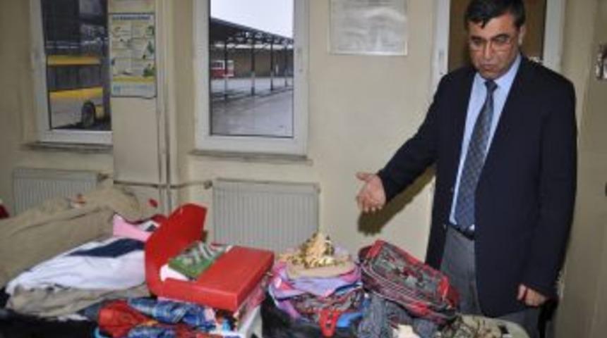 Otobüste unutulan eşyalar sahibini bekliyor