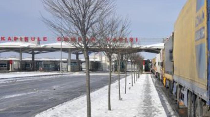 Bulgaristan, kapılarını TIR girişlerine kapattı