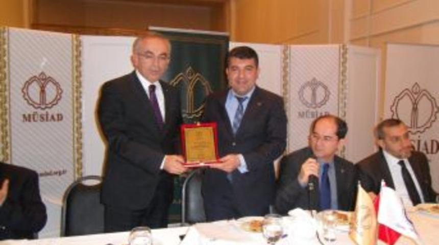 "Kara yollarında b&uuml;y&uuml;k projelere imza atacağız"