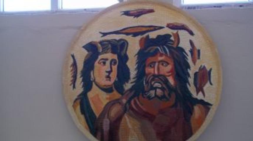 Eski kumaş par&ccedil;aları kullanılarak yapılan eserler b&uuml;y&uuml;k ilgi g&ouml;rd&uuml;.