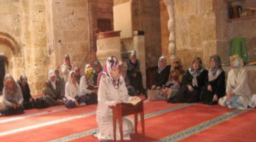 Bayanlar Kur'an-ı Kerim'i g&uuml;zel okuma yarışasında Kayseri birinci oldu