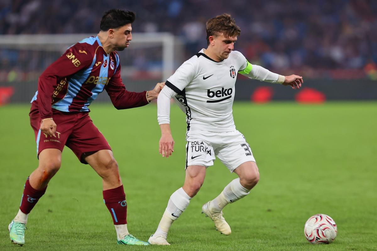 Trabzonspor dan Beşiktaş a geçit yok! Derbi zaferi 2 golle geldi 1