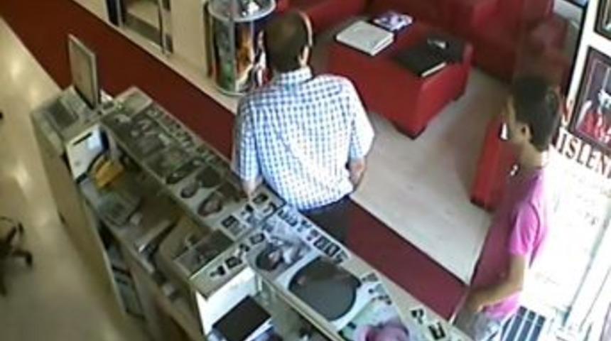 1 saniyede telefon hırsızlığı