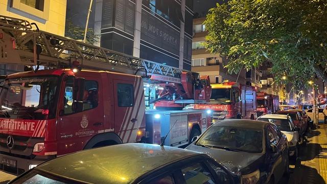 Bahçelievler'de 6 katlı apart otelde yangın