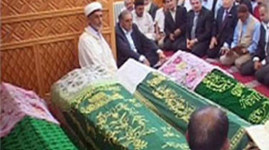 PKK'nın katlettiği 4 kız birlikte defnedildi