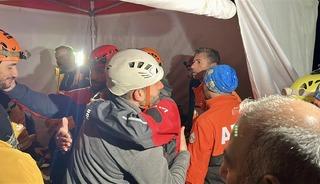 Kanyonda mahsur kalan 10 İHH g&ouml;n&uuml;ll&uuml;s&uuml; kurtarıldı