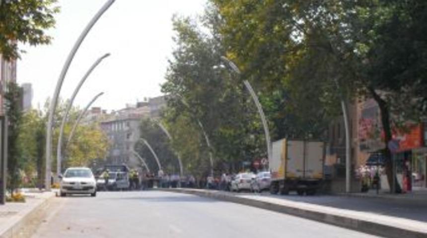 Kızılay'da ş&uuml;pheli valiz paniği