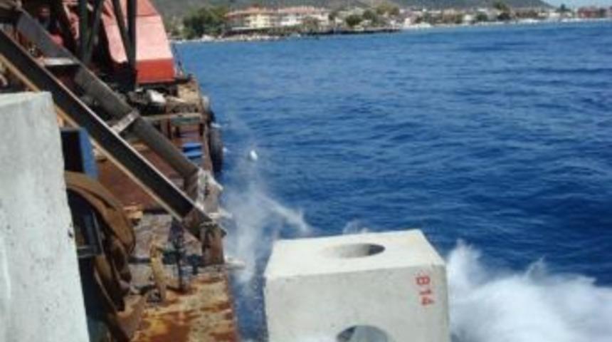 Bakan Eker yapay resif projesi i&ccedil;in Edremit K&ouml;rfezi'ne geliyor