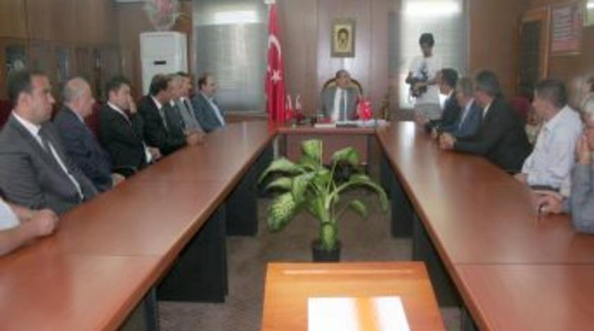 Vali Savaş'tan esnafa: Atalarımızdan gelen hasletleri unutmamalıyız