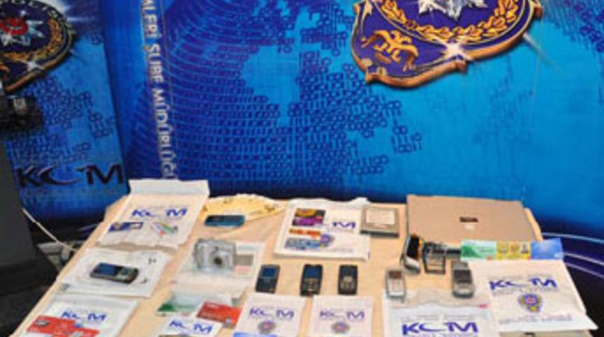 Vir&uuml;s yoluyla yarım milyon TL'lik vurgun