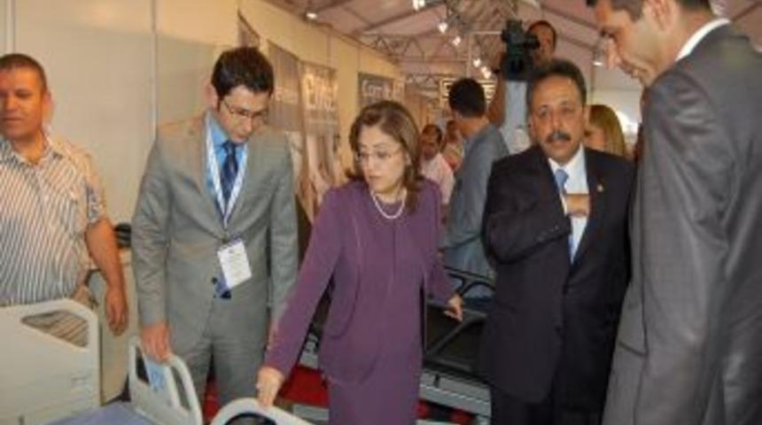 Bakan Şahin: Anne ve &ccedil;ocuk sağlığında Avrupa'yı yakaladık