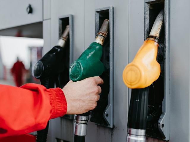 Benzine b&uuml;y&uuml;k indirim: Tabela değişti! 20 Ekim İstanbul, Ankara, İzmir akaryakıt fiyatları