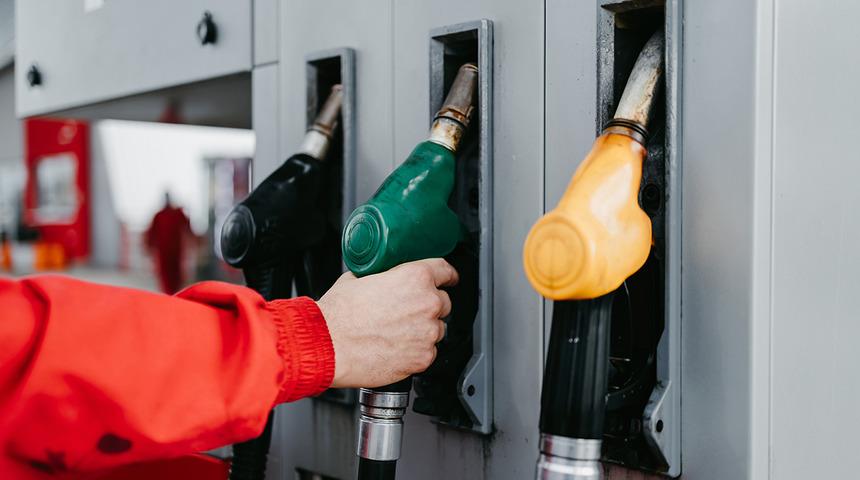 Benzine b&uuml;y&uuml;k indirim: Tabela değişti! 20 Ekim İstanbul, Ankara, İzmir akaryakıt fiyatları