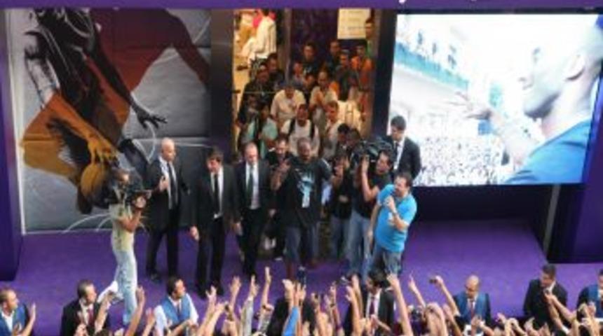 Kobe Bryant hayranlarıyla Beyoğlu'da bir araya geldi