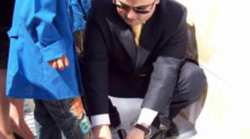 Derik&rsquo;te Dosteli Derneği'nden &ouml;ğrencilere yardım