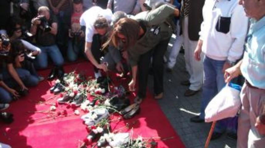 'Sessiz ayakkabılar' bireysel silahlanmaya karşı y&uuml;r&uuml;d&uuml;