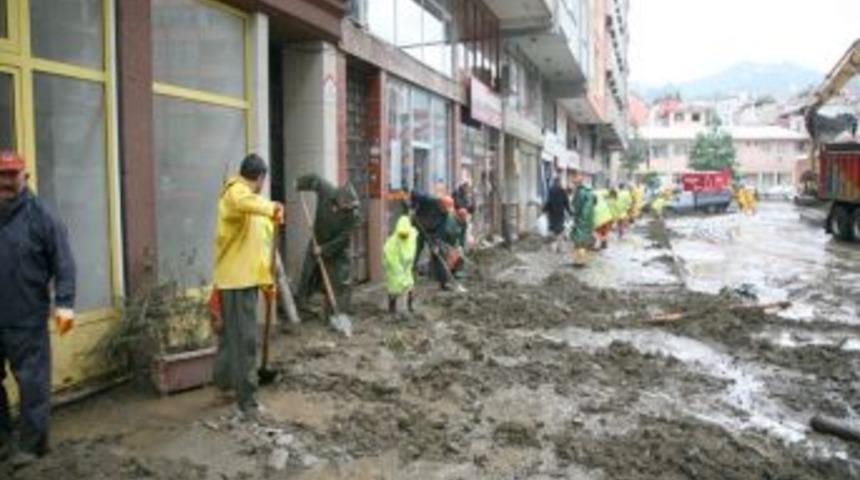 Rize Ticaret ve Sanayi Odası: Sel mağduru esnafın 25 milyon lira zararı var