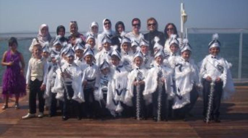 Aktif Bayanlar Derneği 22 &ccedil;ocuğu s&uuml;nnet ettirdi