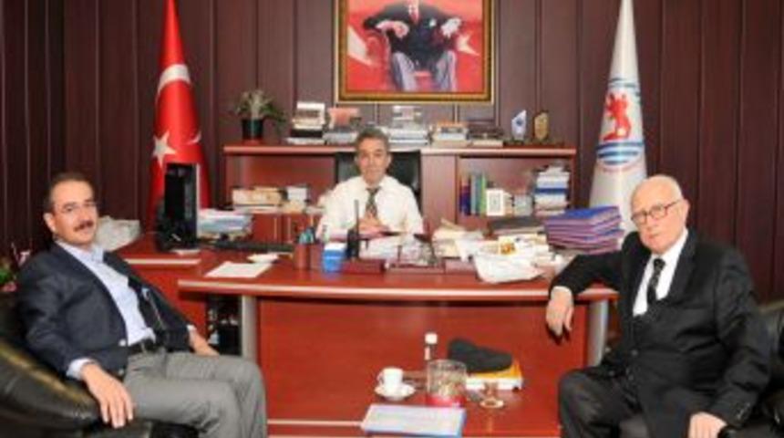 Hukuk &ouml;ğrencilerine burs, &ouml;ğretim &uuml;yelerine konut verilecek