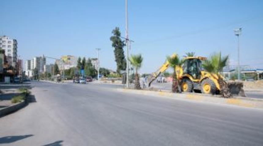 Adana'da kavşak düzenleme çalışmaları devam ediyor