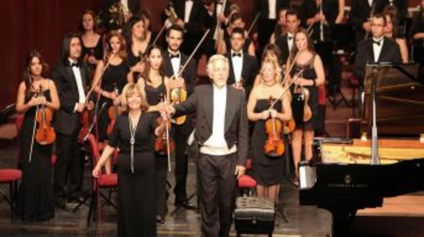 Senfoni Orkestrası'ndan 10. yıla muhteşem başlangı&ccedil;