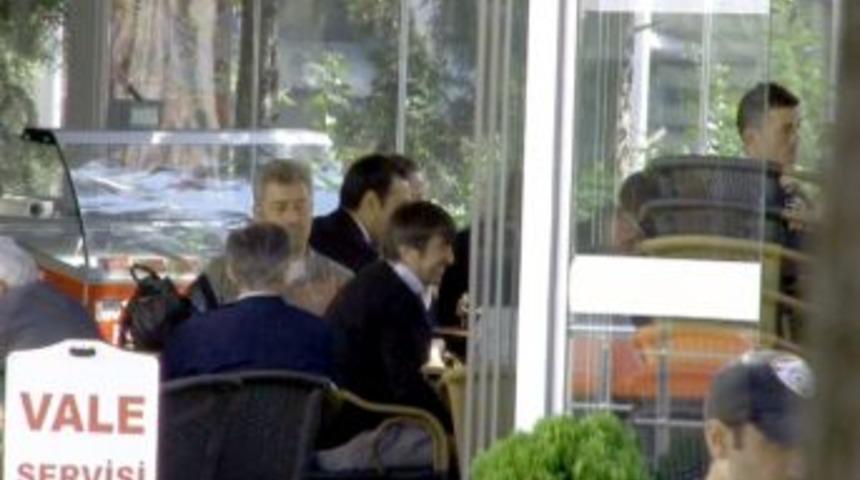 Rıdvan Dilmen, Başbakan&rsquo;ın annesini hastanede ziyaret etti