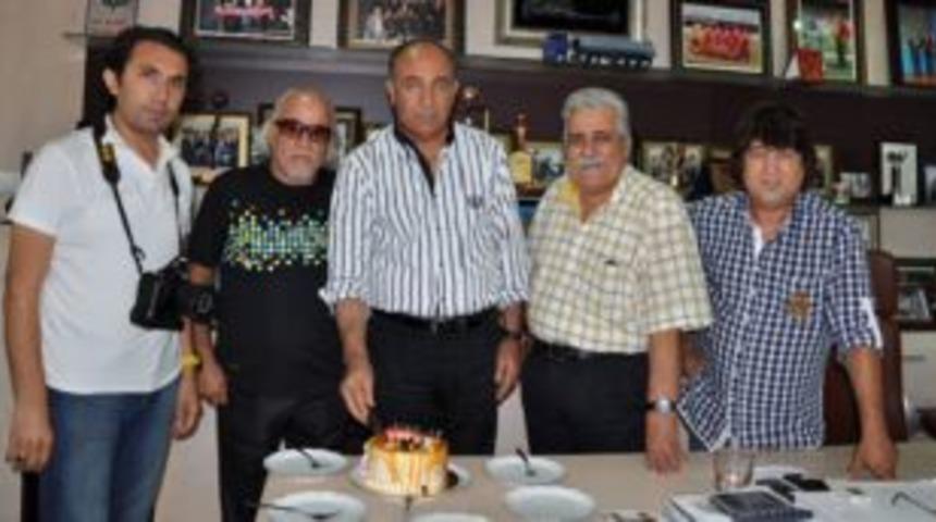 Ali Kahramanlı'ya s&uuml;rpriz doğum g&uuml;n&uuml;