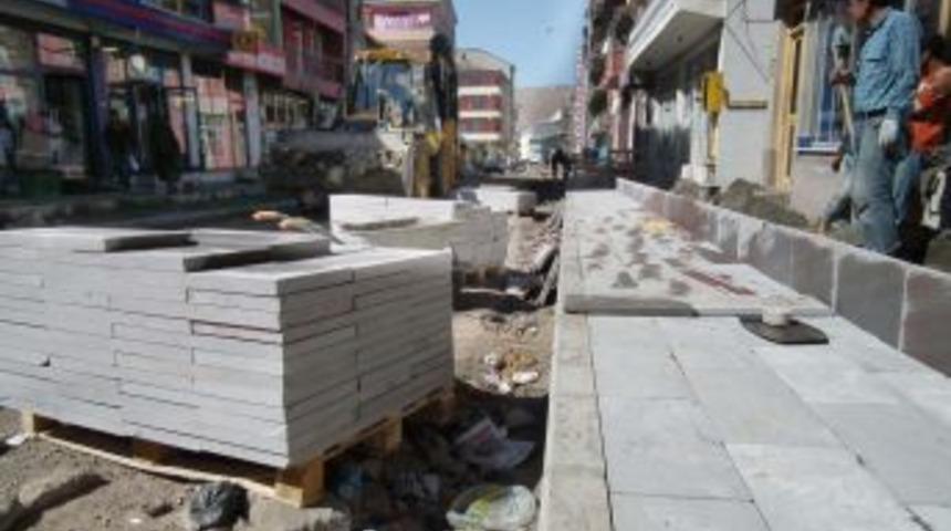 Sarıkamış caddeleri yenileniyor