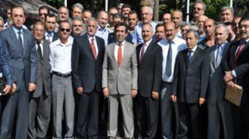 G&uuml;zeloğlu: En &ouml;nemli işimiz eve ekmek g&ouml;t&uuml;ren insan sayısını artırmak