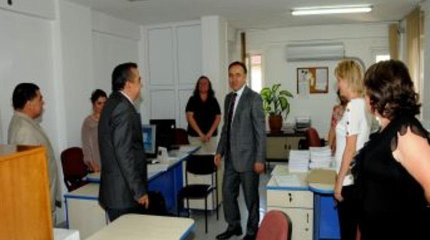 Vali Altıparmak, İl &Ouml;zel İdaresi&rsquo;nden memnuniyetin &ouml;l&ccedil;&uuml;lmesini istedi