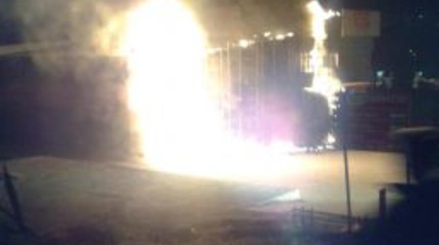 Ankara'da Daıhatsu oto servis binası alev aldı